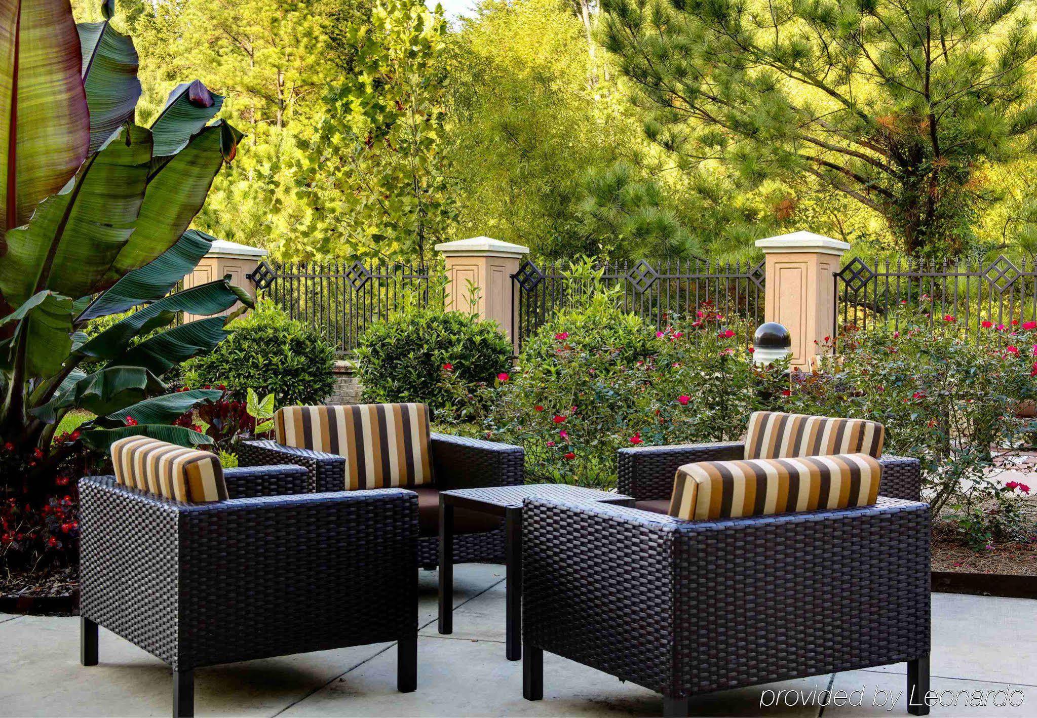 Courtyard High Point Hotel Екстериор снимка