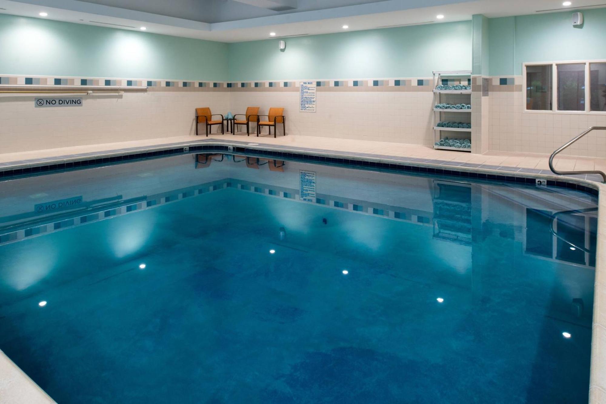 Courtyard High Point Hotel Екстериор снимка