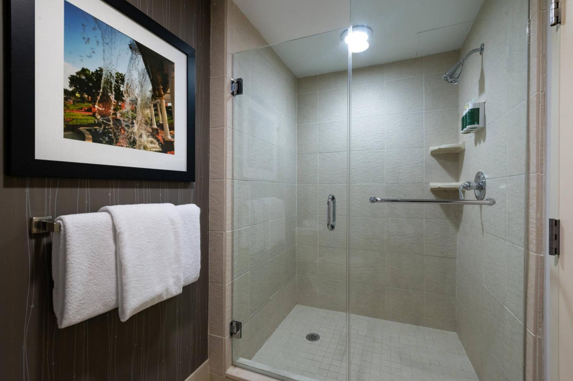 Courtyard High Point Hotel Екстериор снимка