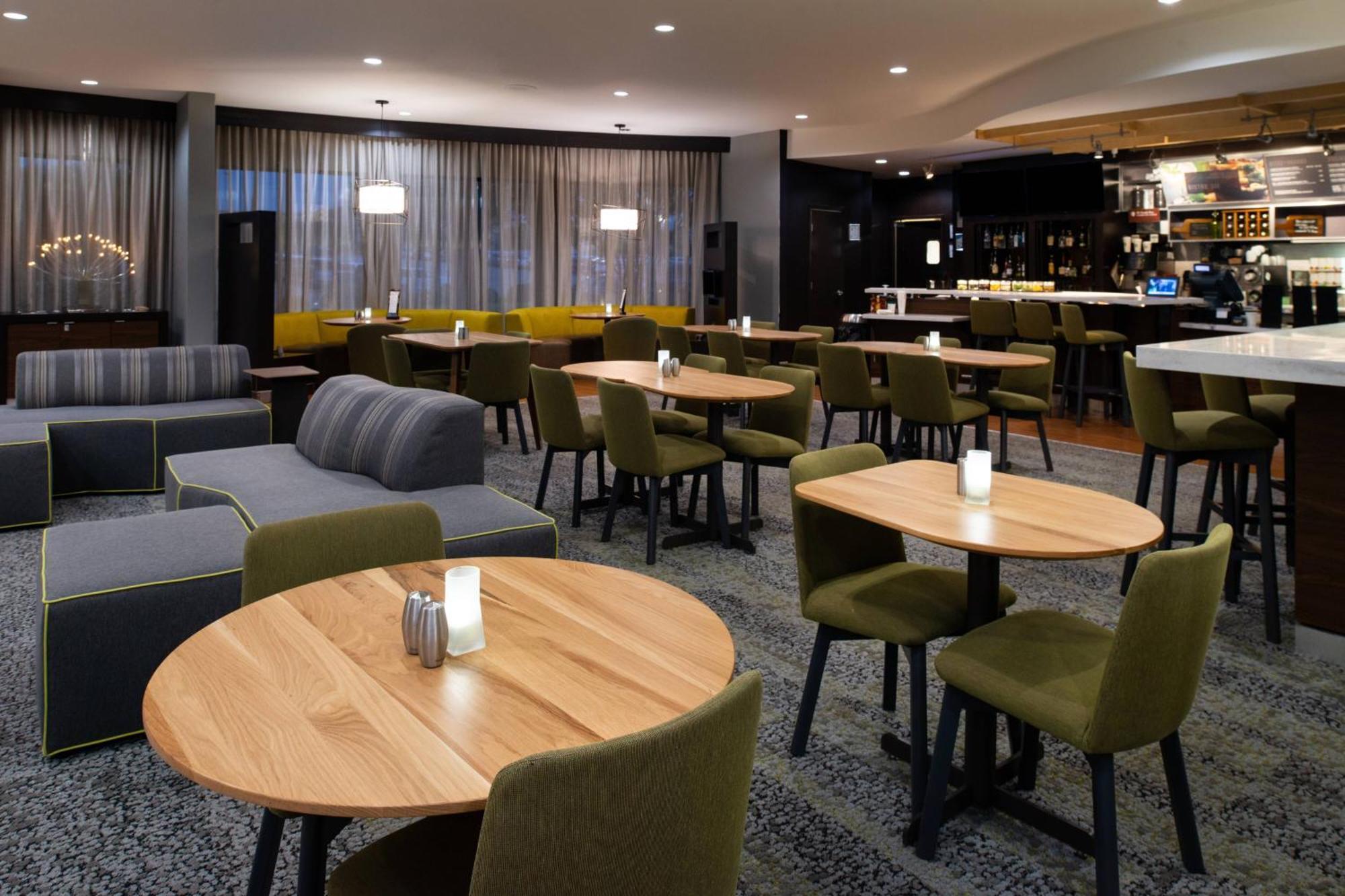 Courtyard High Point Hotel Екстериор снимка
