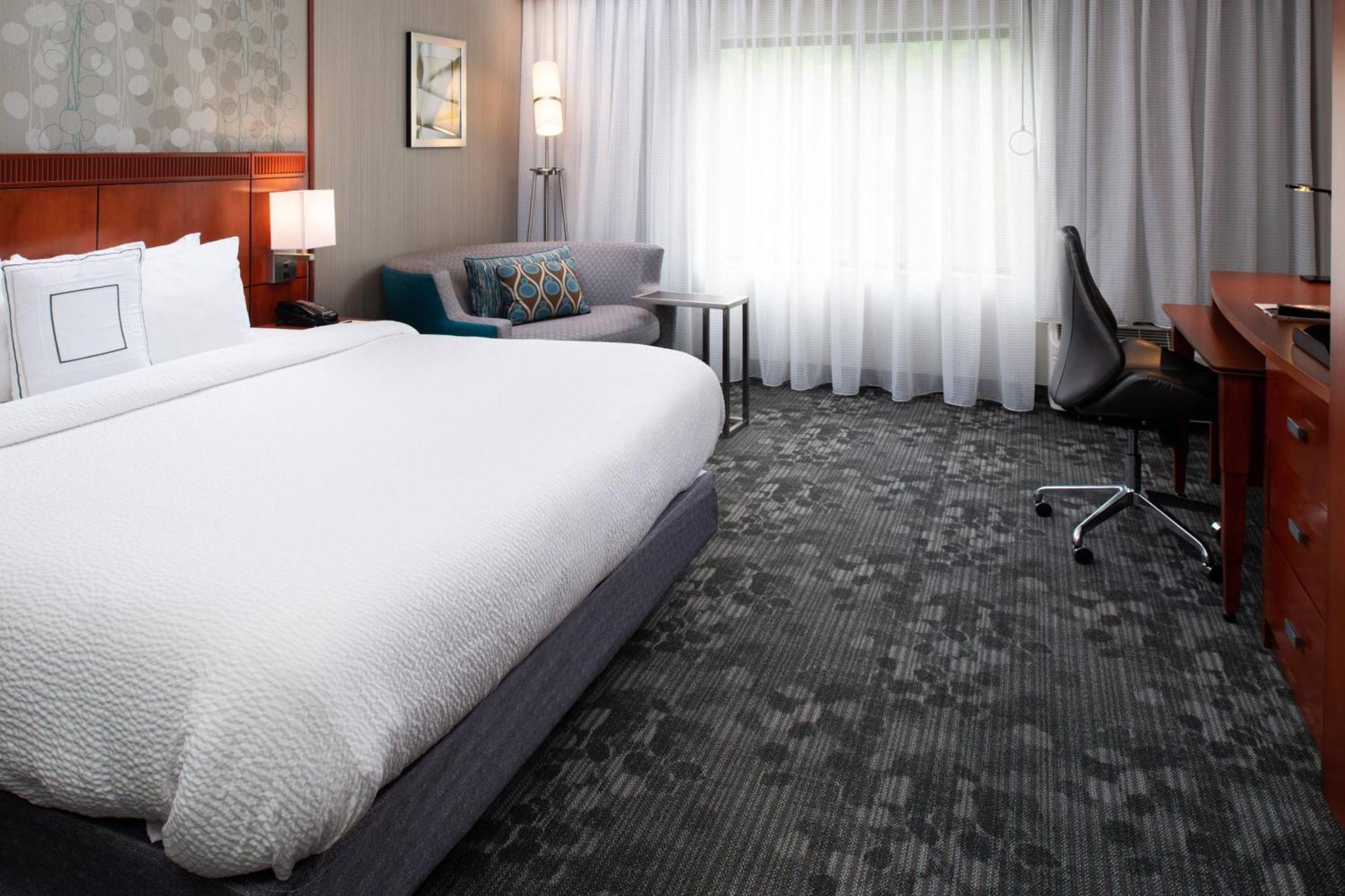 Courtyard High Point Hotel Екстериор снимка