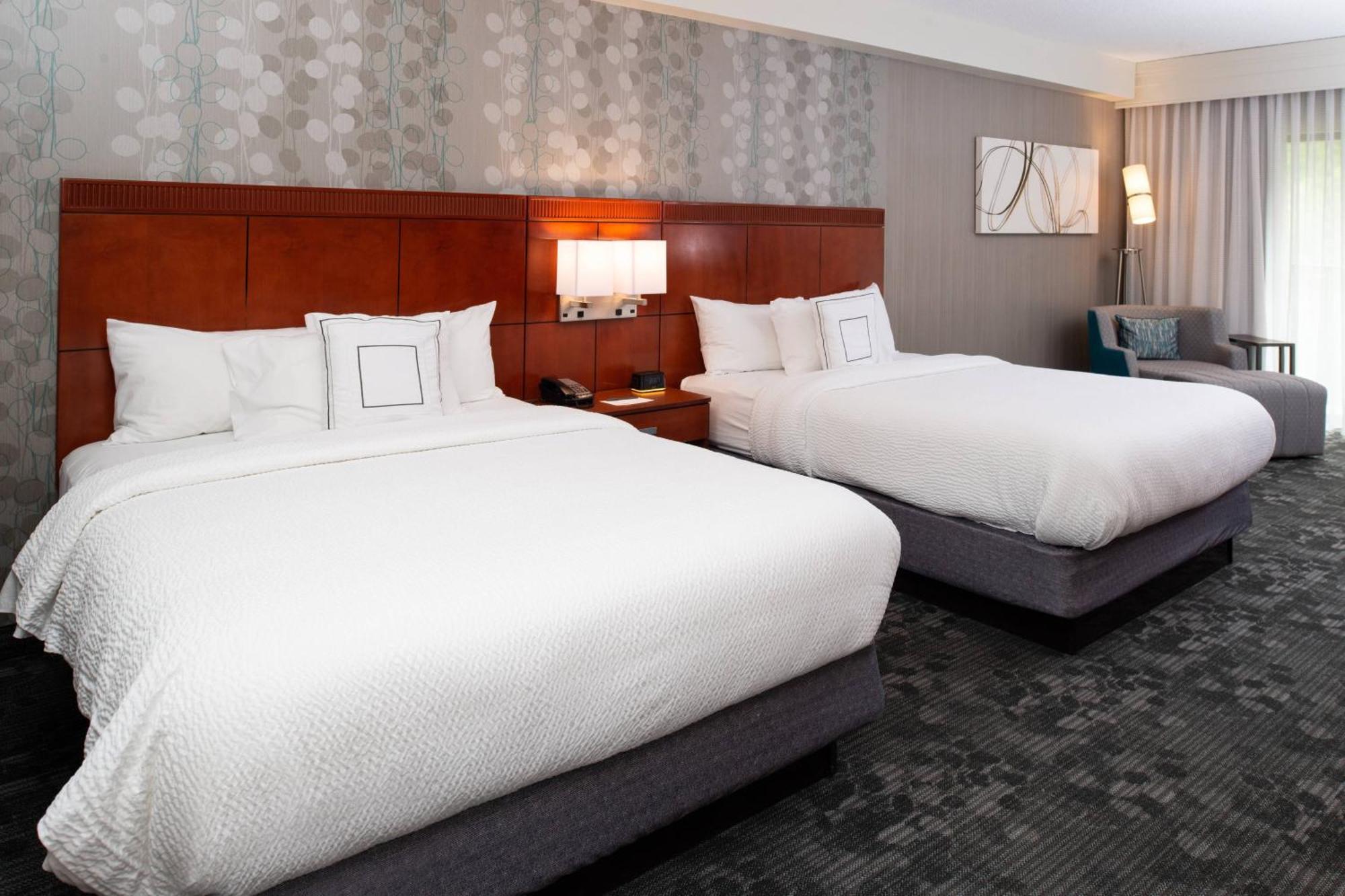 Courtyard High Point Hotel Екстериор снимка