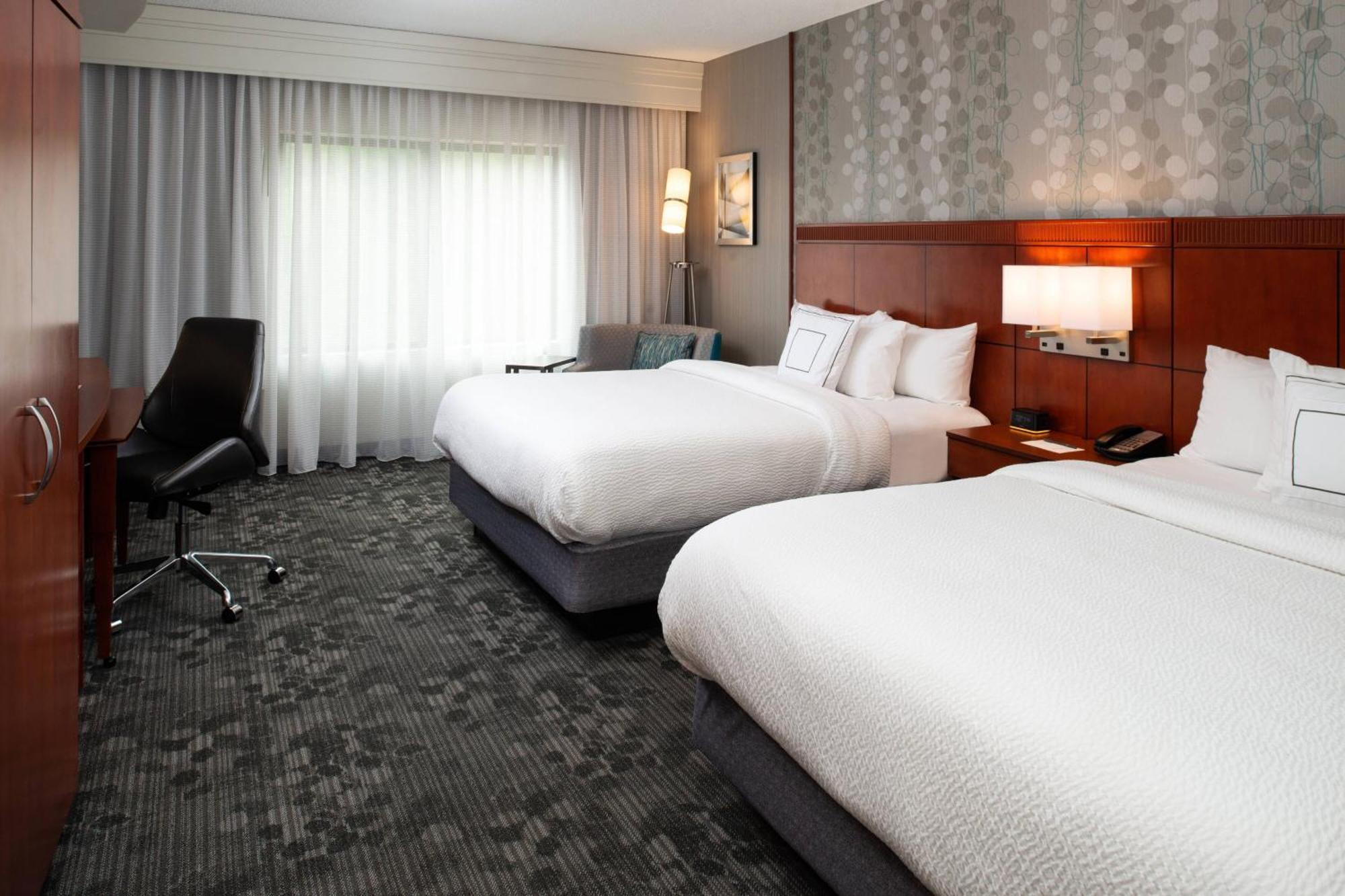 Courtyard High Point Hotel Екстериор снимка
