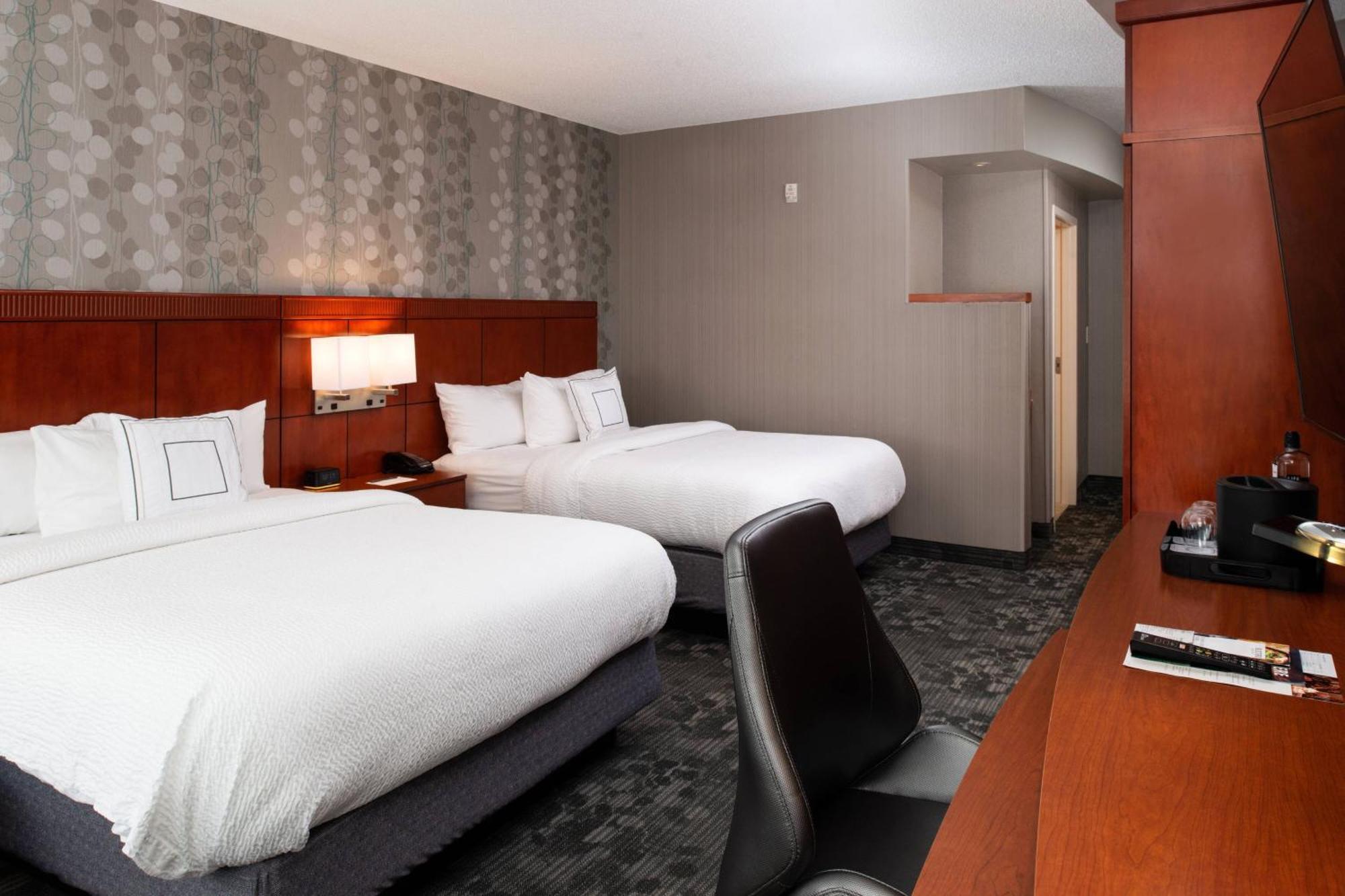 Courtyard High Point Hotel Екстериор снимка